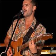 Musicien professionnel donne cours de guitare